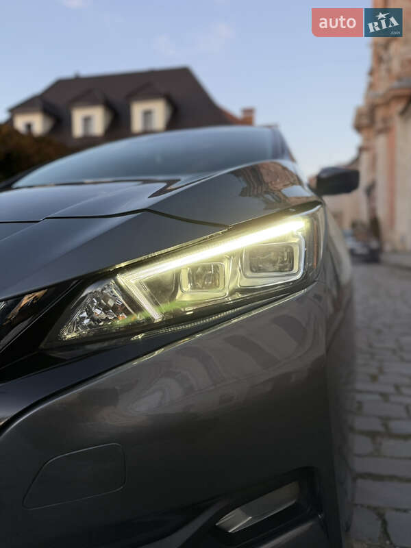 Хэтчбек Nissan Leaf 2020 в Каменец-Подольском