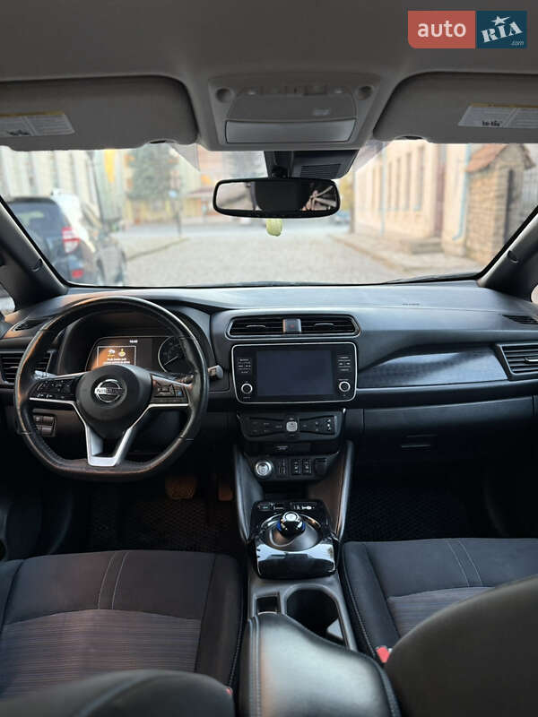 Хэтчбек Nissan Leaf 2020 в Каменец-Подольском