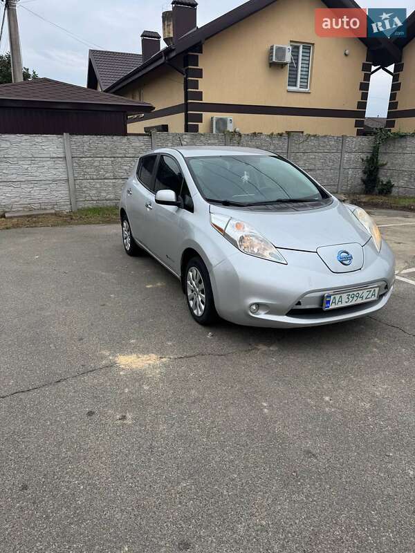 Хэтчбек Nissan Leaf 2014 в Софиевской Борщаговке фото 3 Хэтчбек Nissan Leaf 2014 в Софиевской Борщаговке