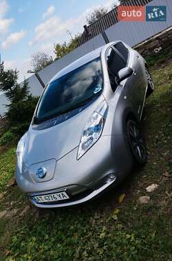 Хетчбек Nissan Leaf 2013 в Кам'янець-Подільському