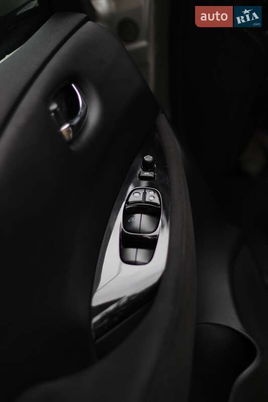 Хэтчбек Nissan Leaf 2016 в Днепре фото 11 Хэтчбек Nissan Leaf 2016 в Днепре