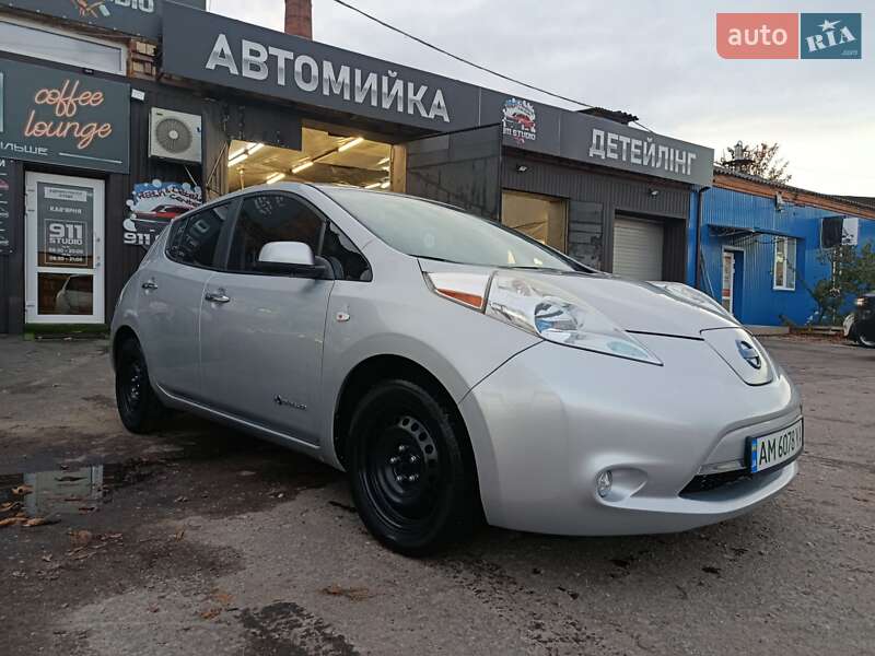 Хетчбек Nissan Leaf 2013 в Житомирі
