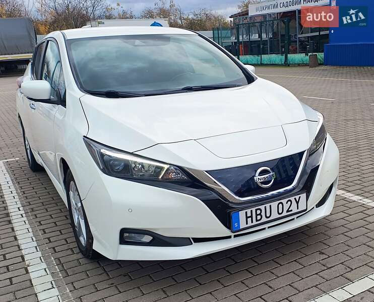 Хетчбек Nissan Leaf 2020 в Дубні