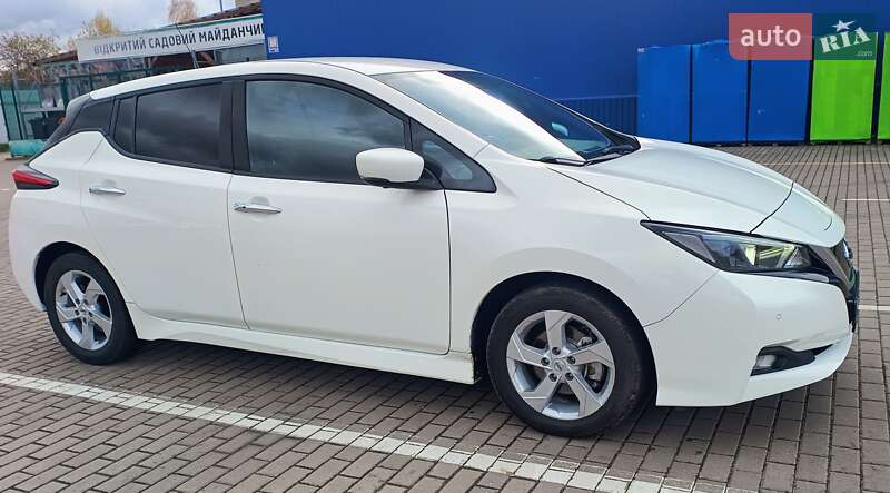 Хетчбек Nissan Leaf 2020 в Дубні