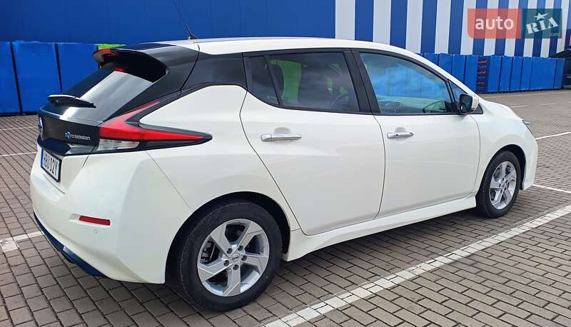 Хетчбек Nissan Leaf 2020 в Дубні