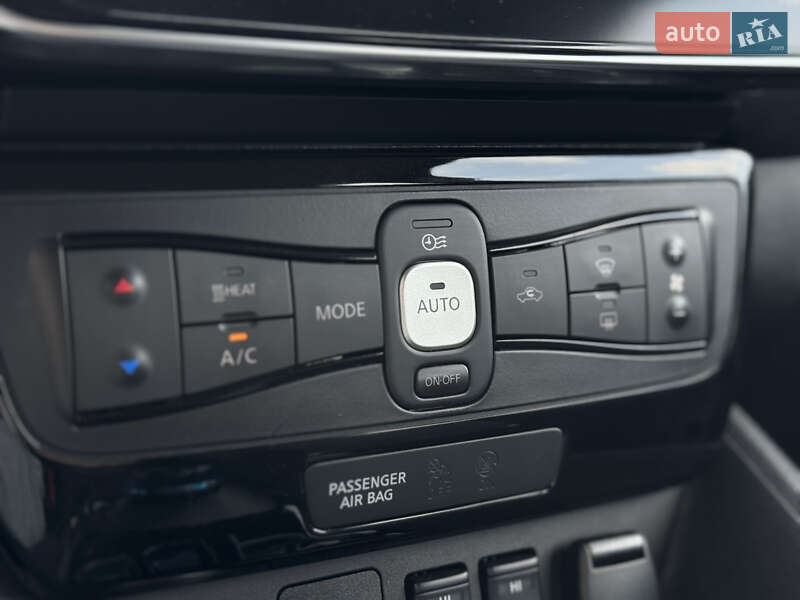 Хэтчбек Nissan Leaf 2019 в Киеве фото 21 Хэтчбек Nissan Leaf 2019 в Киеве