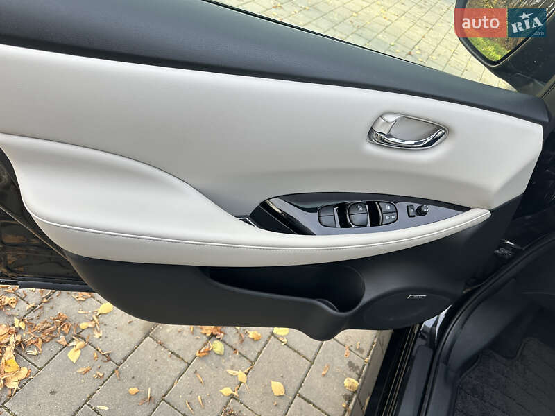 Хэтчбек Nissan Leaf 2021 в Долине