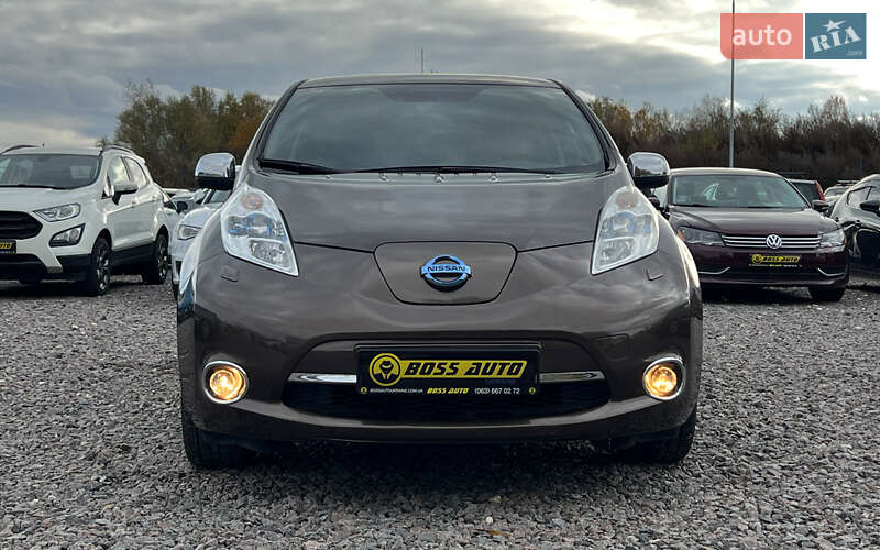 Хэтчбек Nissan Leaf 2015 в Львове