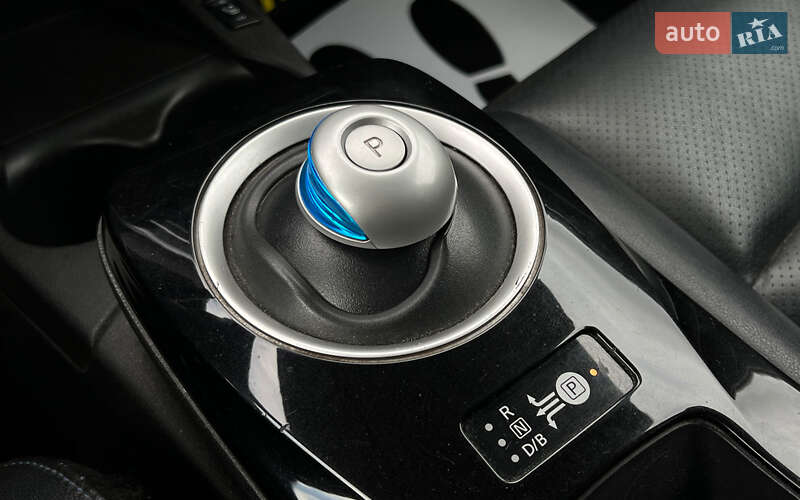 Хэтчбек Nissan Leaf 2015 в Львове