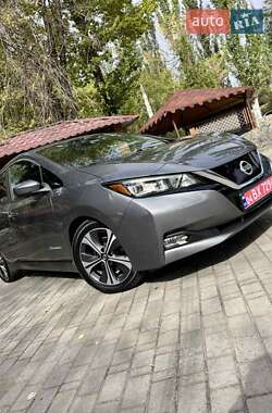 Хетчбек Nissan Leaf 2018 в Дніпрі