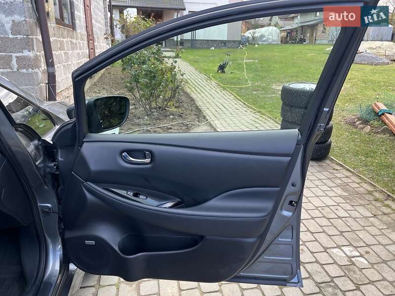 Хэтчбек Nissan Leaf 2018 в Львове