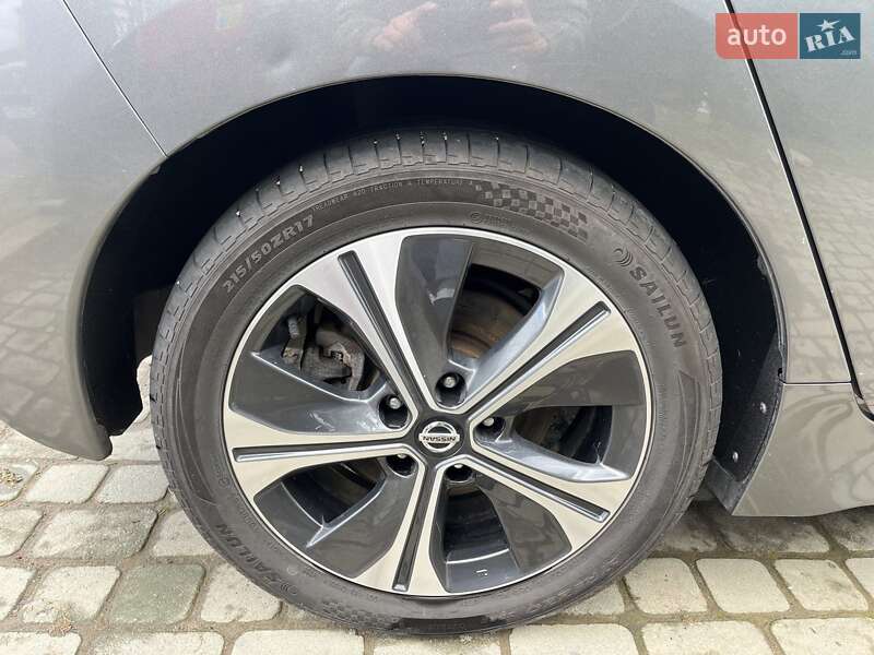 Хэтчбек Nissan Leaf 2018 в Львове