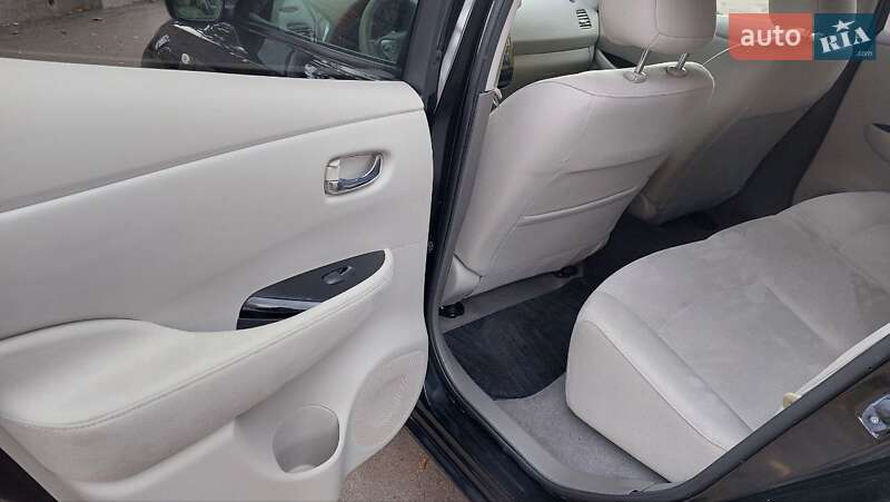 Хэтчбек Nissan Leaf 2017 в Киеве