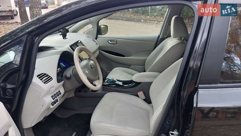 Хэтчбек Nissan Leaf 2017 в Киеве