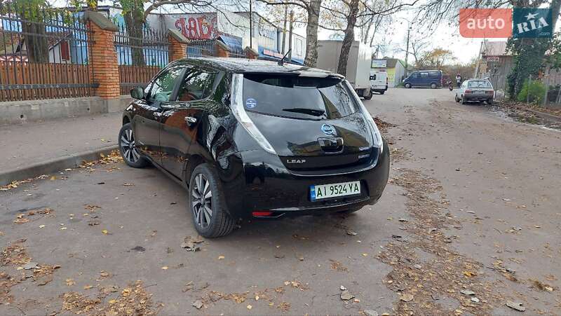 Хэтчбек Nissan Leaf 2017 в Киеве