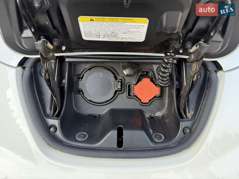 Хэтчбек Nissan Leaf 2014 в Ровно фото 30 Хэтчбек Nissan Leaf 2014 в Ровно