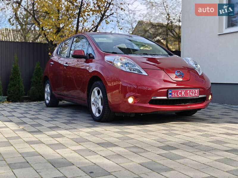Хэтчбек Nissan Leaf 2012 в Ивано-Франковске