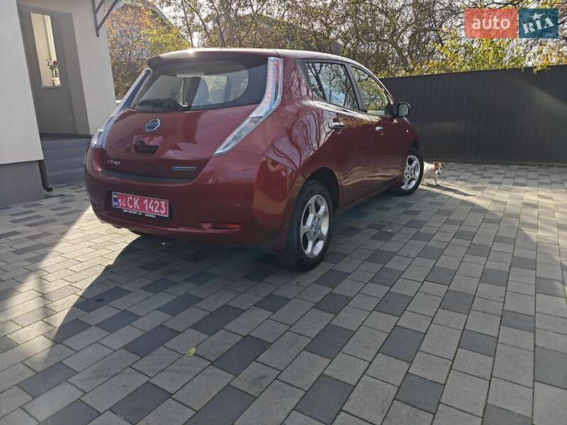 Хэтчбек Nissan Leaf 2012 в Ивано-Франковске