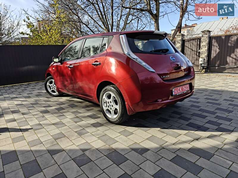 Хэтчбек Nissan Leaf 2012 в Ивано-Франковске