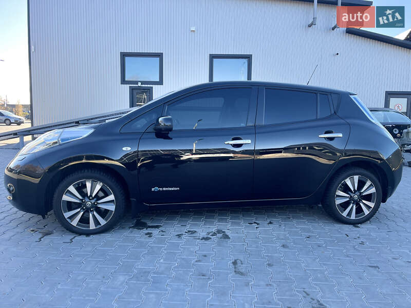 Хетчбек Nissan Leaf 2015 в Володимирі