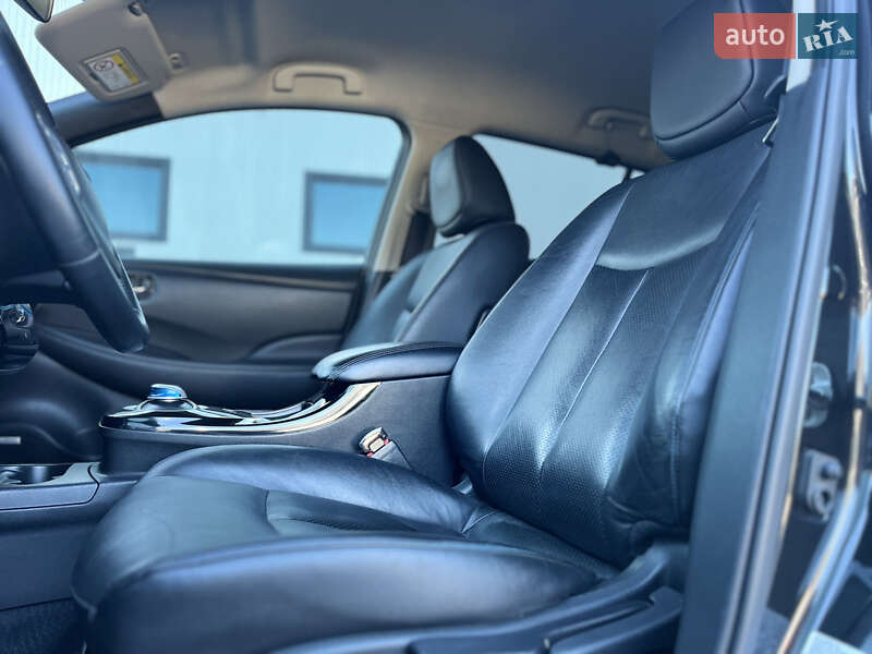 Хетчбек Nissan Leaf 2015 в Володимирі