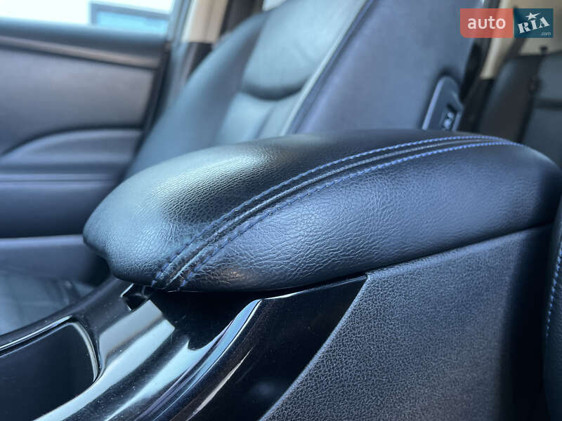 Хетчбек Nissan Leaf 2015 в Володимирі