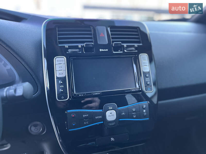 Хетчбек Nissan Leaf 2015 в Володимирі