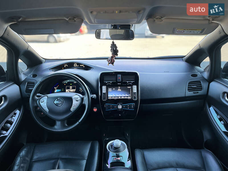 Хетчбек Nissan Leaf 2015 в Володимирі