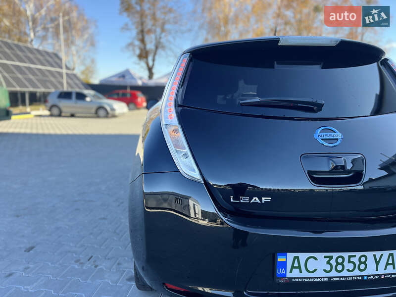 Хетчбек Nissan Leaf 2015 в Володимирі