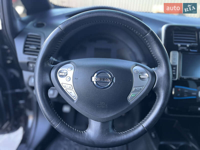 Хетчбек Nissan Leaf 2015 в Володимирі