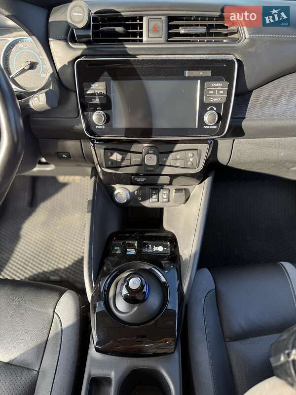 Хэтчбек Nissan Leaf 2019 в Львове