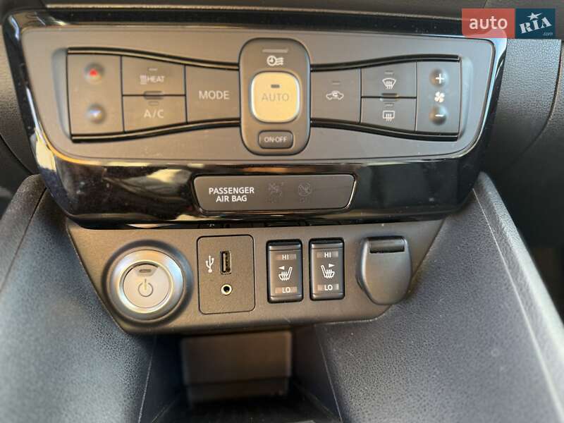 Хэтчбек Nissan Leaf 2019 в Львове