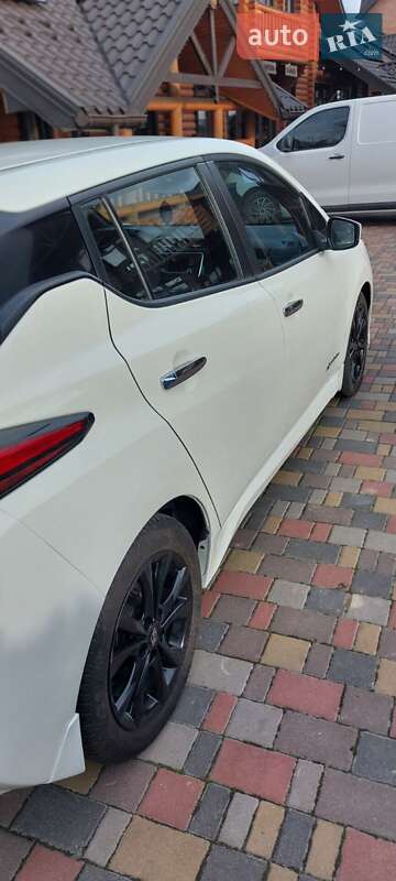 Хэтчбек Nissan Leaf 2019 в Львове