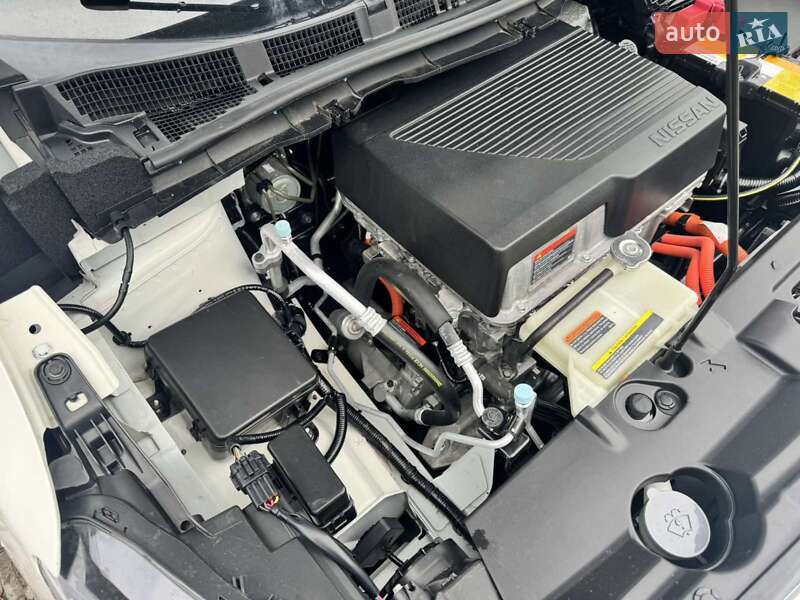 Хэтчбек Nissan Leaf 2019 в Львове