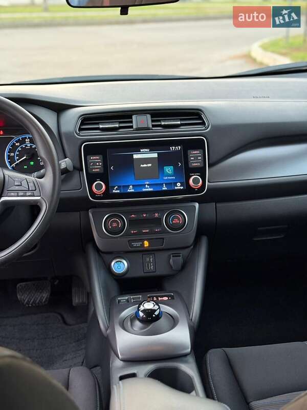 Хэтчбек Nissan Leaf 2023 в Змиеве