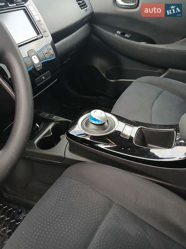 Хетчбек Nissan Leaf 2017 в Кременчуці