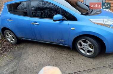 Хэтчбек Nissan Leaf 2013 в Днепре