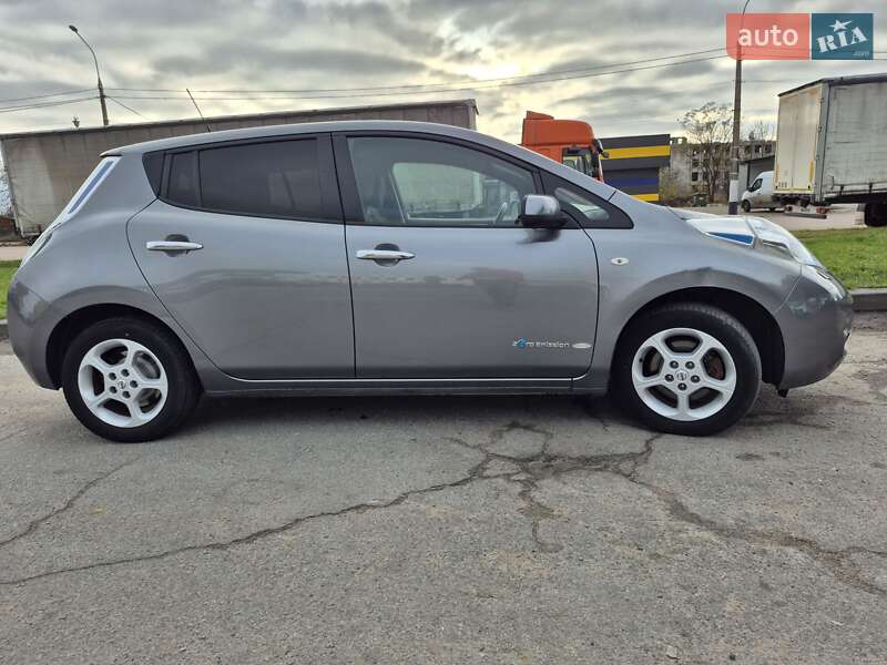 Хэтчбек Nissan Leaf 2017 в Житомире фото 2 Хэтчбек Nissan Leaf 2017 в Житомире