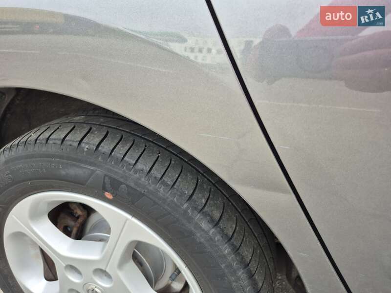 Хэтчбек Nissan Leaf 2017 в Житомире фото 13 Хэтчбек Nissan Leaf 2017 в Житомире