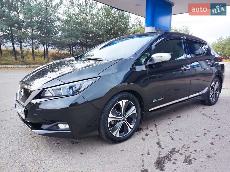 Хэтчбек Nissan Leaf 2018 в Золочеве