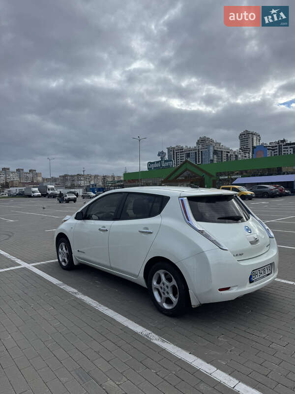 Хэтчбек Nissan Leaf 2012 в Одессе