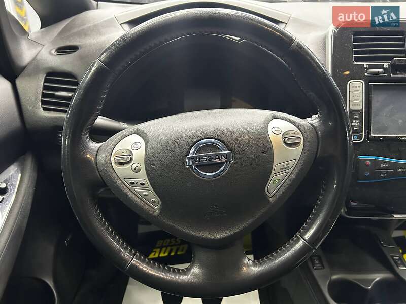 Хэтчбек Nissan Leaf 2014 в Черновцах