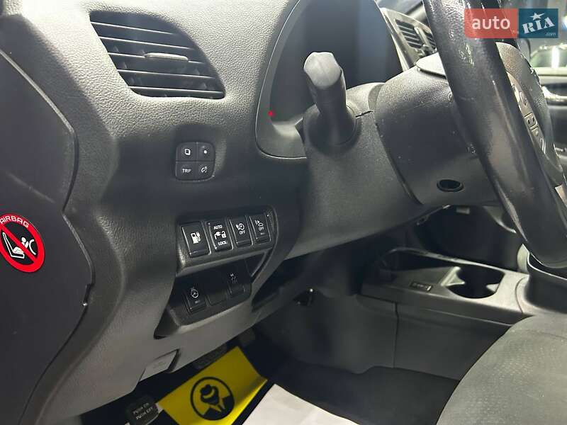 Хэтчбек Nissan Leaf 2014 в Черновцах