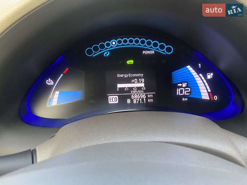 Хэтчбек Nissan Leaf 2012 в Золочеве фото 9 Хэтчбек Nissan Leaf 2012 в Золочеве