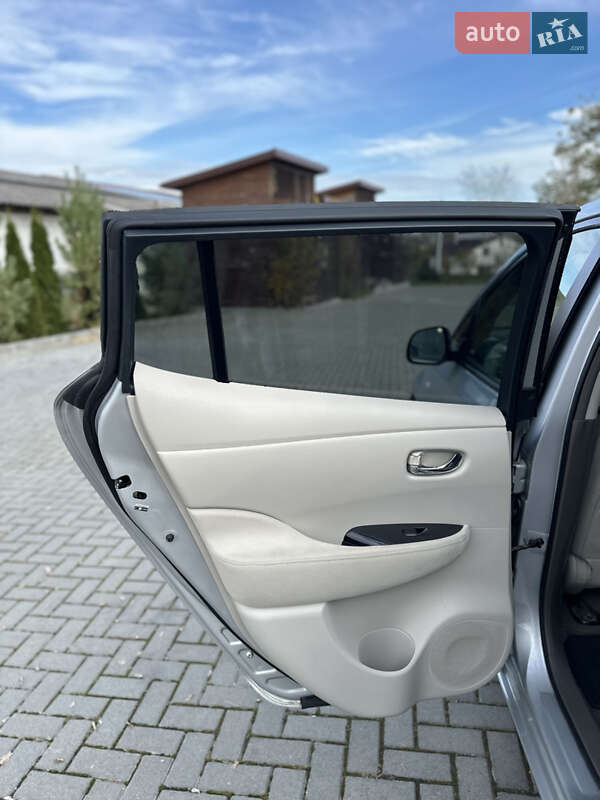 Хэтчбек Nissan Leaf 2012 в Золочеве фото 15 Хэтчбек Nissan Leaf 2012 в Золочеве