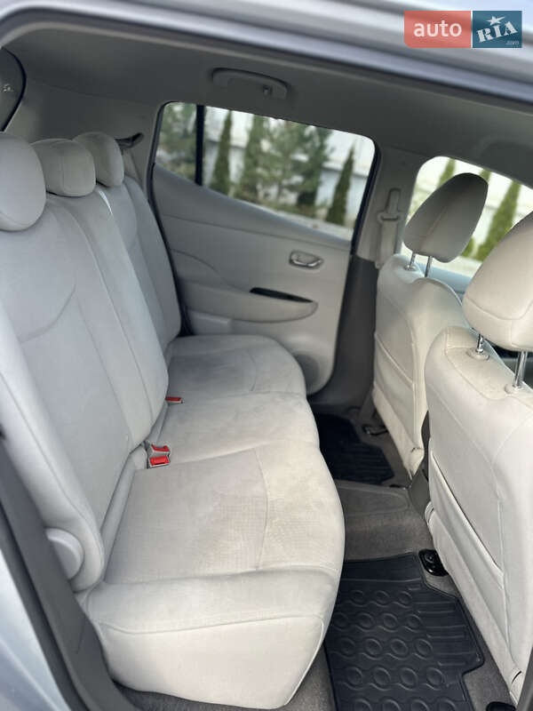 Хэтчбек Nissan Leaf 2012 в Золочеве фото 19 Хэтчбек Nissan Leaf 2012 в Золочеве