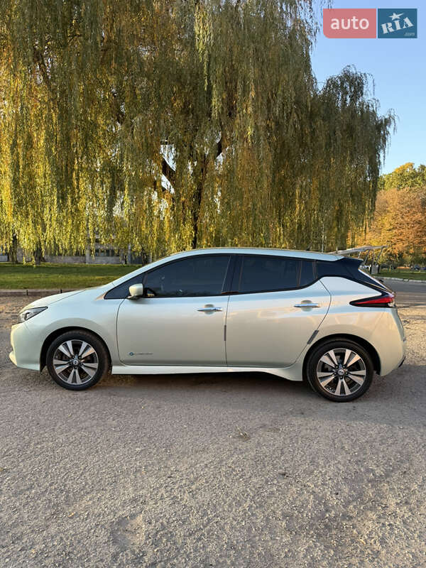 Хэтчбек Nissan Leaf 2018 в Ивано-Франковске