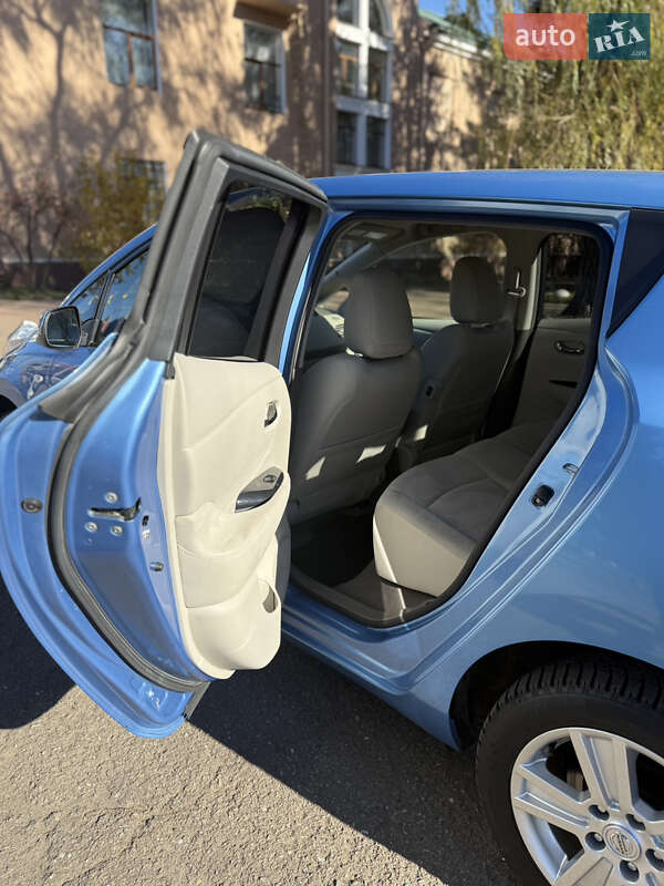 Хэтчбек Nissan Leaf 2012 в Калуше