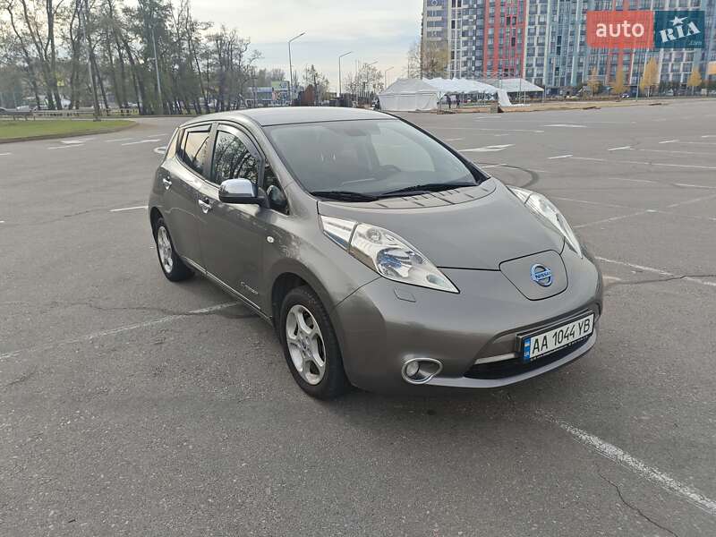 Хэтчбек Nissan Leaf 2013 в Киеве фото 15 Хэтчбек Nissan Leaf 2013 в Киеве