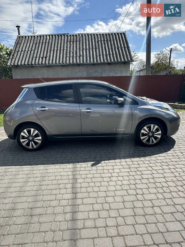 Хэтчбек Nissan Leaf 2013 в Владимире